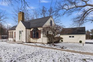 2627 E Stewart Road, Midland, MI 48640