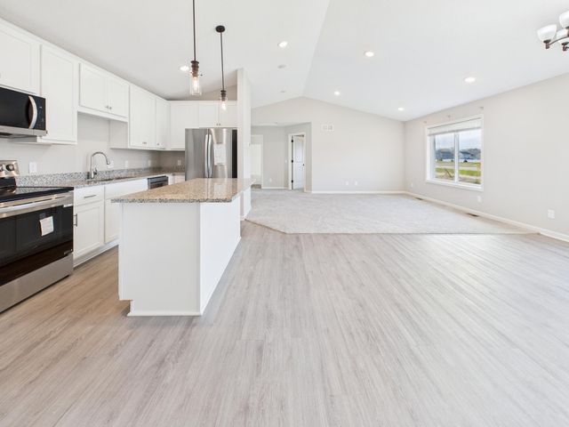 17775 Empire Trail, Lakeville, MN 55044