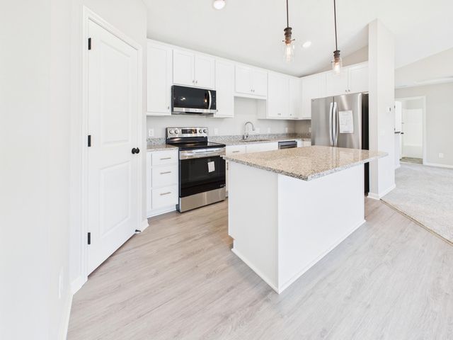 17775 Empire Trail, Lakeville, MN 55044