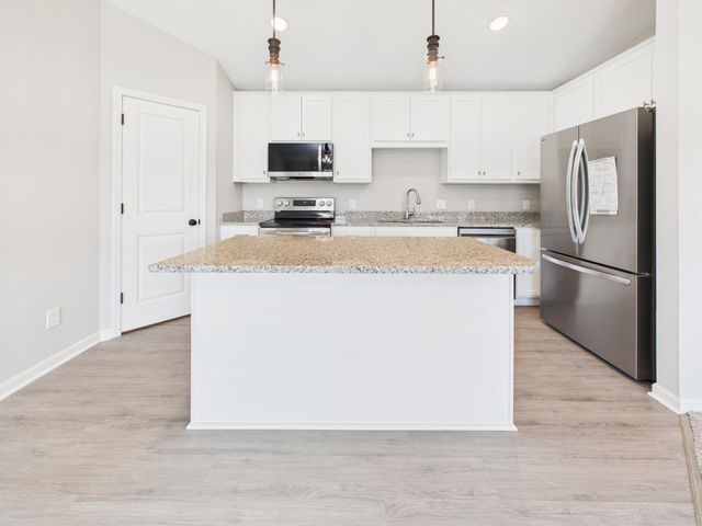 17775 Empire Trail, Lakeville, MN 55044