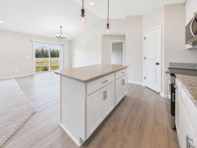 17775 Empire Trail, Lakeville, MN 55044