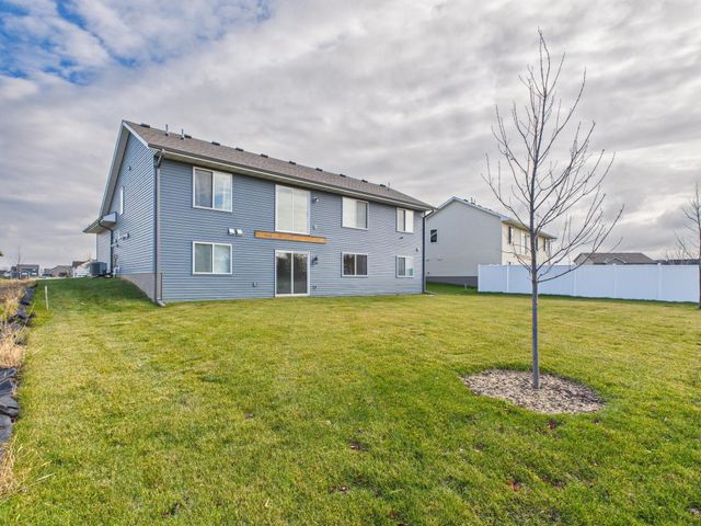 17775 Empire Trail, Lakeville, MN 55044