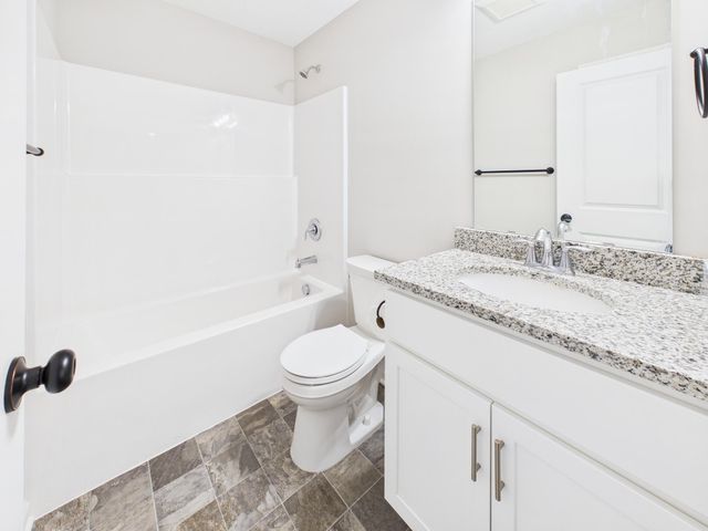 17775 Empire Trail, Lakeville, MN 55044