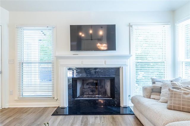 105 River Terrace Point, Roswell, GA 30076
