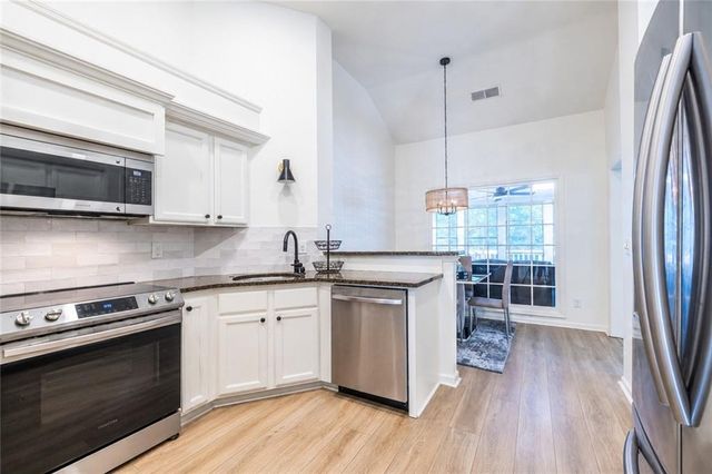 105 River Terrace Point, Roswell, GA 30076