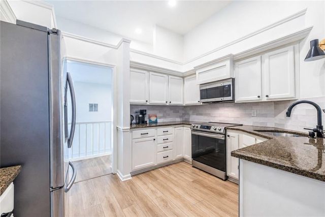 105 River Terrace Point, Roswell, GA 30076