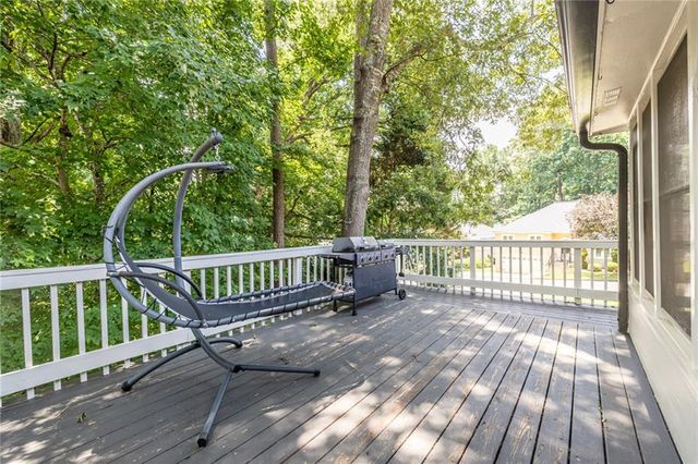 105 River Terrace Point, Roswell, GA 30076