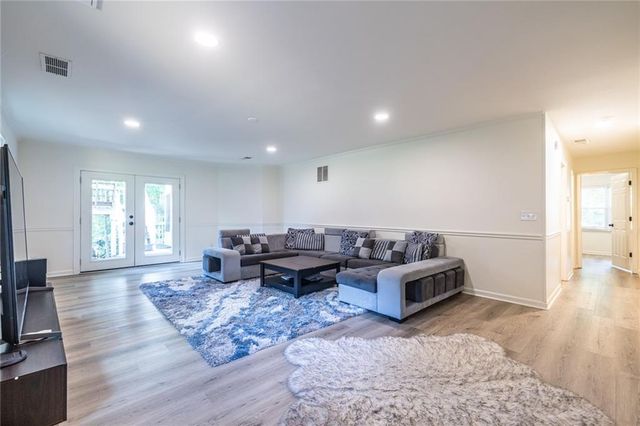 105 River Terrace Point, Roswell, GA 30076