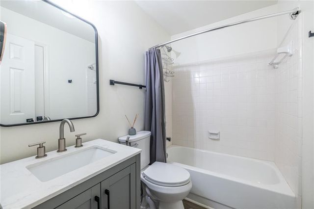 105 River Terrace Point, Roswell, GA 30076