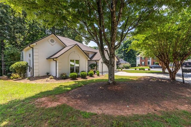 105 River Terrace Point, Roswell, GA 30076
