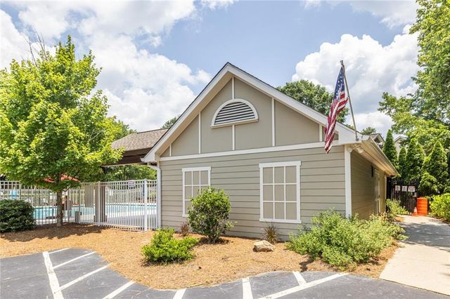 105 River Terrace Point, Roswell, GA 30076