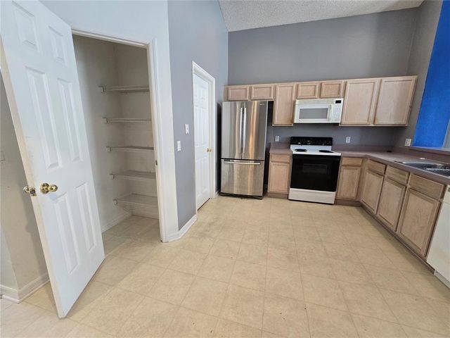 252 SADDLE RIDGE DRIVE, Davenport, FL 33896