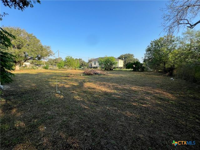 1009 Oak Street, Refugio, TX 78377