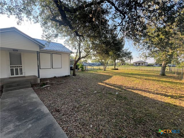 1009 Oak Street, Refugio, TX 78377