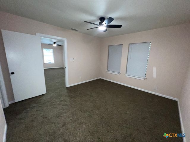 1009 Oak Street, Refugio, TX 78377