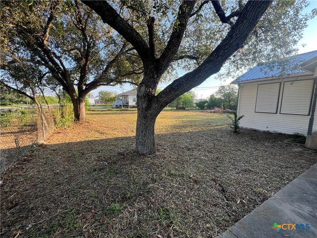 1009 Oak Street, Refugio, TX 78377