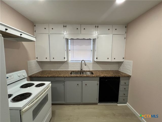 1009 Oak Street, Refugio, TX 78377