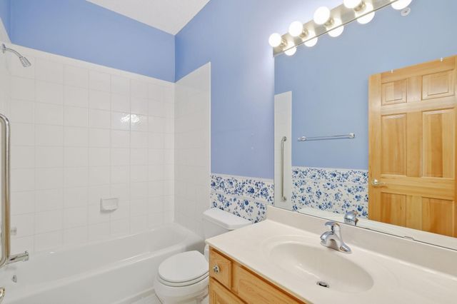 8500 Franlo Road 205, Eden Prairie, MN 55344