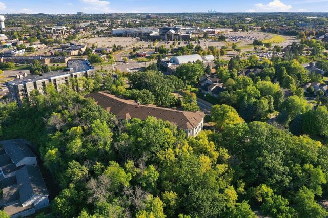 8500 Franlo Road 205, Eden Prairie, MN 55344