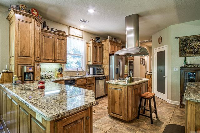 16 Sabiote Way, Hot Springs Village, AR 71909