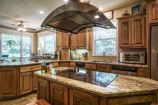 16 Sabiote Way, Hot Springs Village, AR 71909