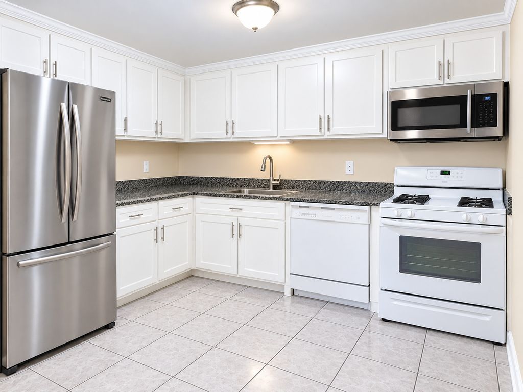 1948 N Hidden Creek Circle 2, Palatine, IL 60074 — photo 2