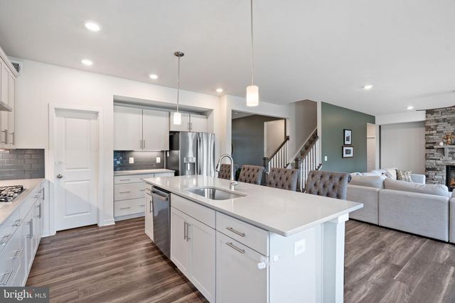 2114 WHITHORN HL, Jeffersonton, VA 22724