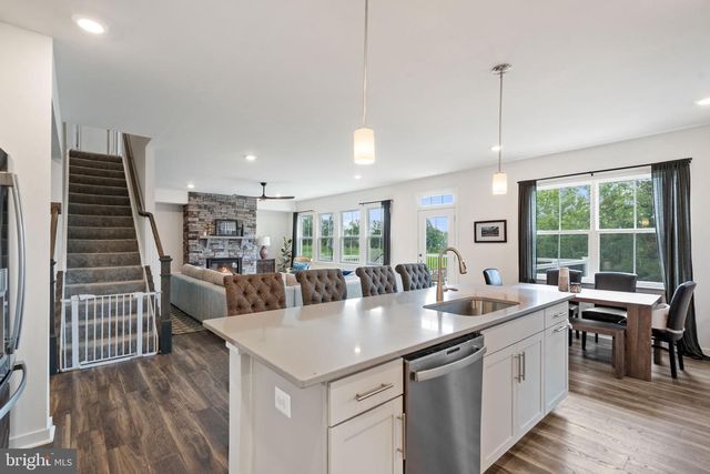 2114 WHITHORN HL, Jeffersonton, VA 22724