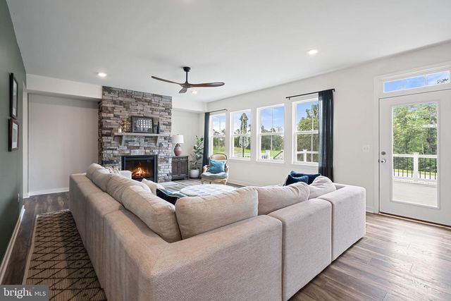 2114 WHITHORN HL, Jeffersonton, VA 22724