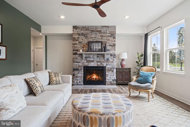 2114 WHITHORN HL, Jeffersonton, VA 22724