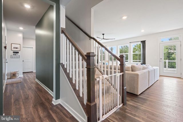 2114 WHITHORN HL, Jeffersonton, VA 22724