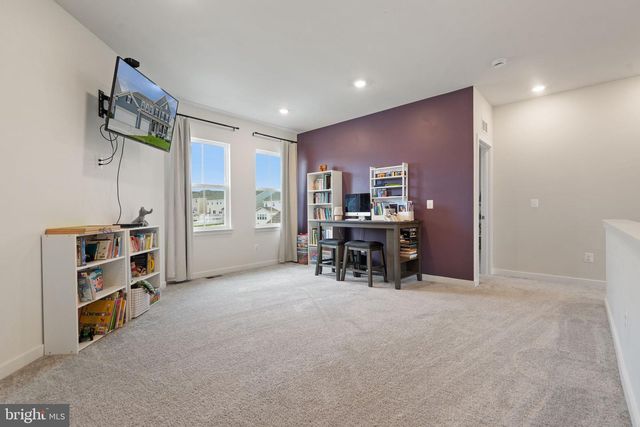 2114 WHITHORN HL, Jeffersonton, VA 22724