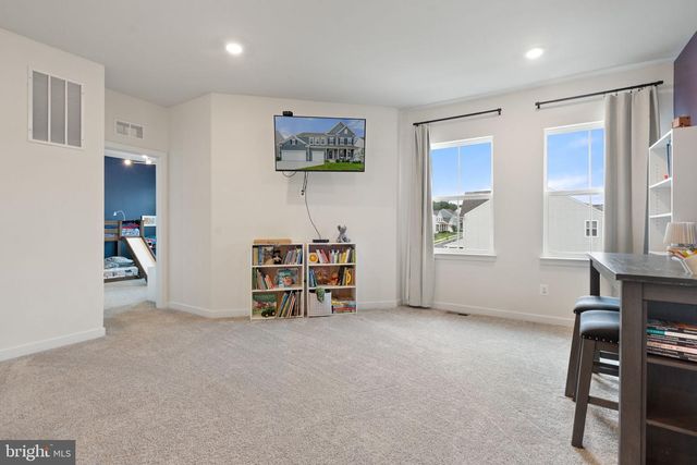 2114 WHITHORN HL, Jeffersonton, VA 22724