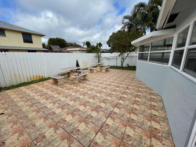 2601 W Carandis Road, West Palm Beach, FL 33406