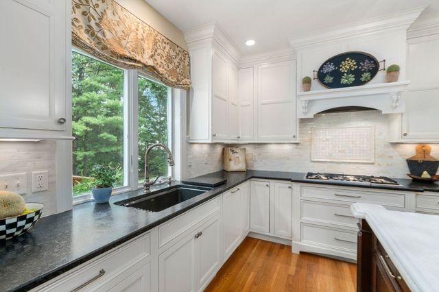 11 Brewer Drive, Westborough, MA 01581