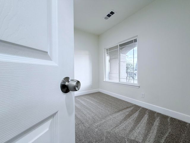 4330 E College Avenue, Visalia, CA 93292