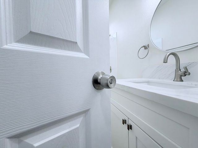 4330 E College Avenue, Visalia, CA 93292