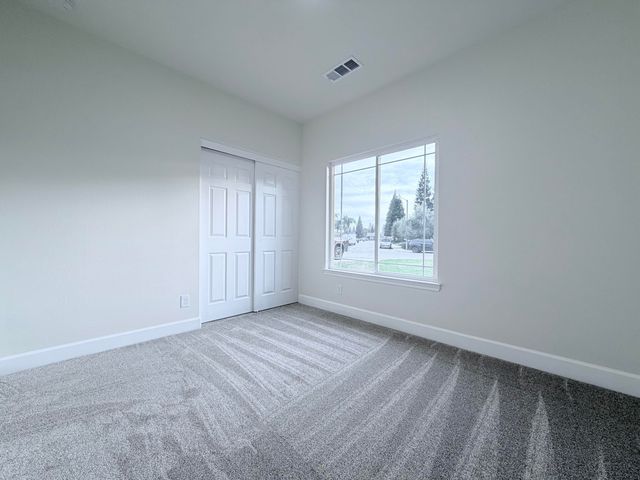 4330 E College Avenue, Visalia, CA 93292