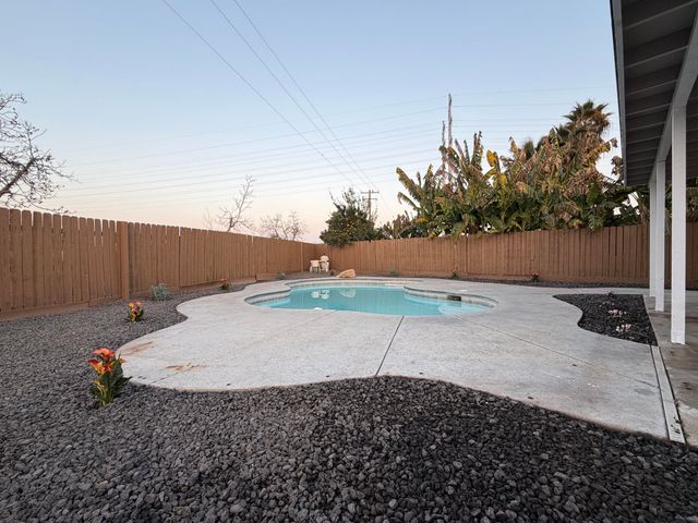 4330 E College Avenue, Visalia, CA 93292