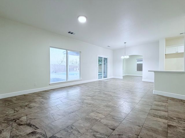 4330 E College Avenue, Visalia, CA 93292