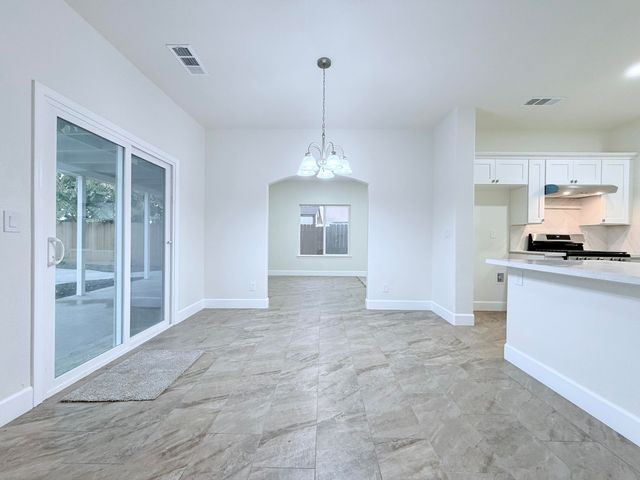 4330 E College Avenue, Visalia, CA 93292