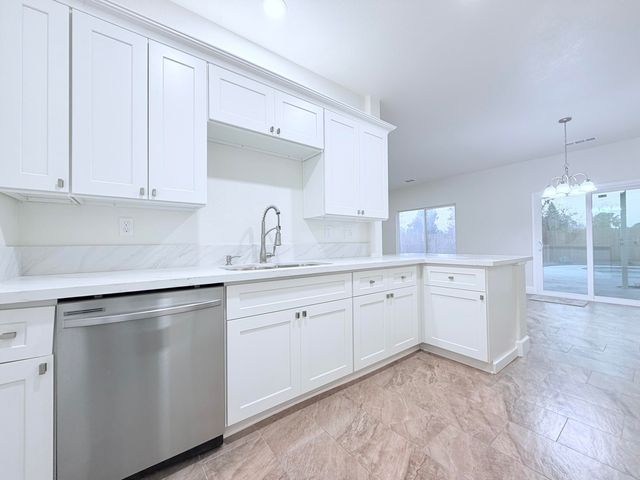 4330 E College Avenue, Visalia, CA 93292