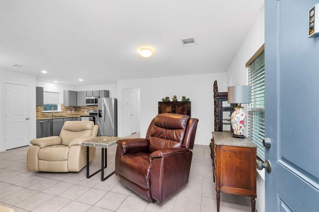 26698 Pools Creek Drive, Huntsville, TX 77320