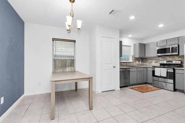 26698 Pools Creek Drive, Huntsville, TX 77320