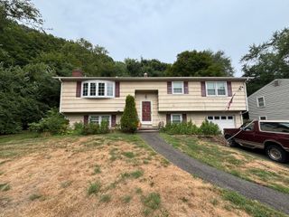212 Evergreen Avenue, Hamden, CT 06518