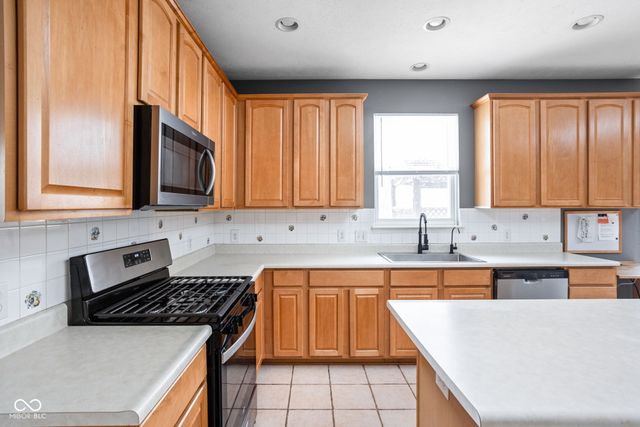 2048 Whitetail Court, Avon, IN 46123