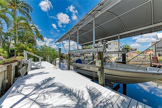 4527 BLUE MARLIN DRIVE, Bradenton, FL 34208