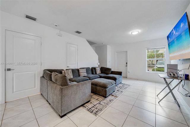 540 NE 5th Ln, Florida City, FL 33034