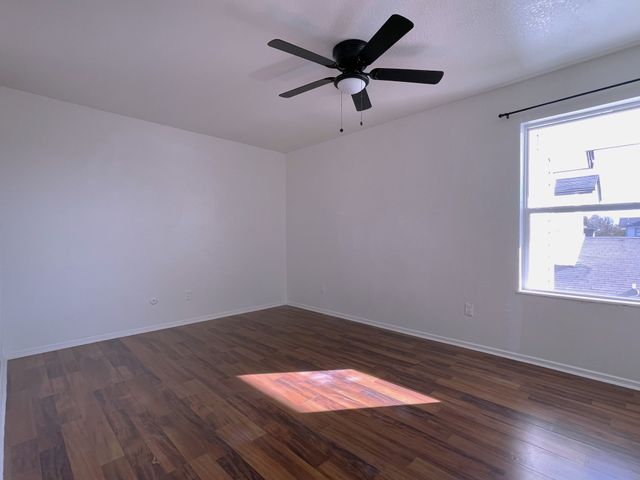 2105 Knoll Crest Drive, Arlington, TX 76014