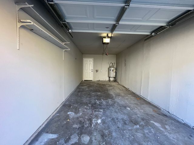 2105 Knoll Crest Drive, Arlington, TX 76014